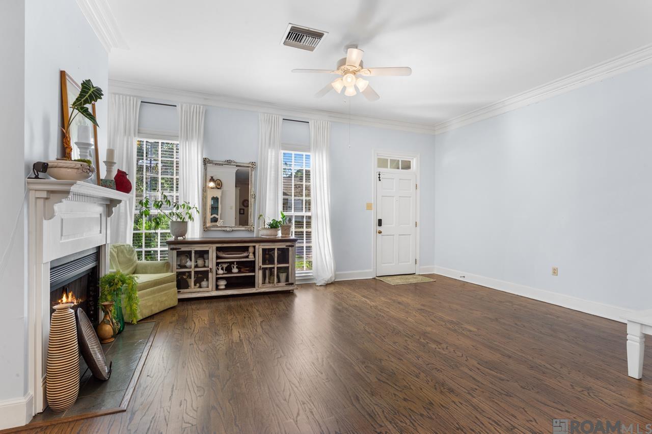 7962 Wrenwood Blvd # B Unit: #B