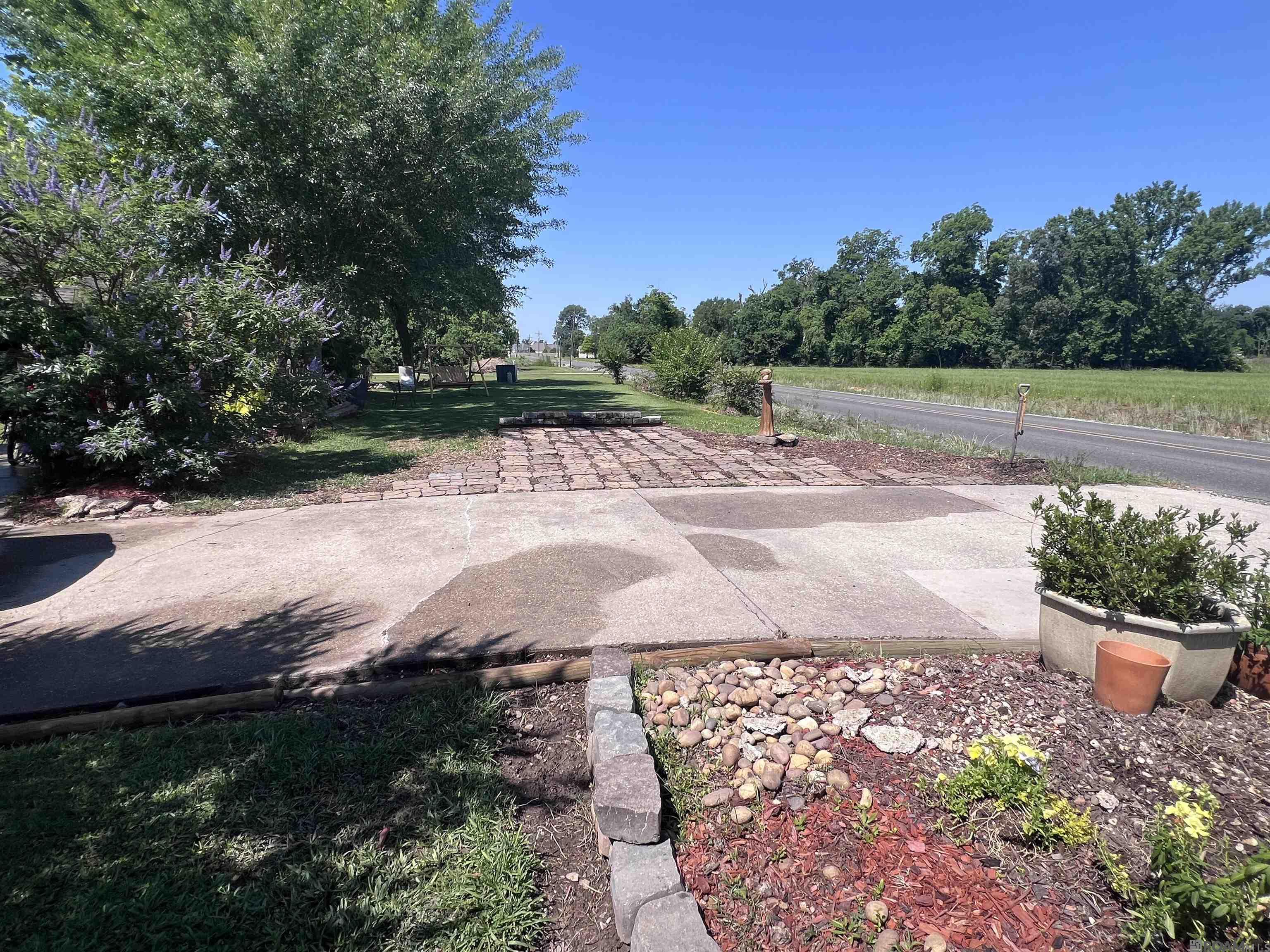 17202 La Hwy 930