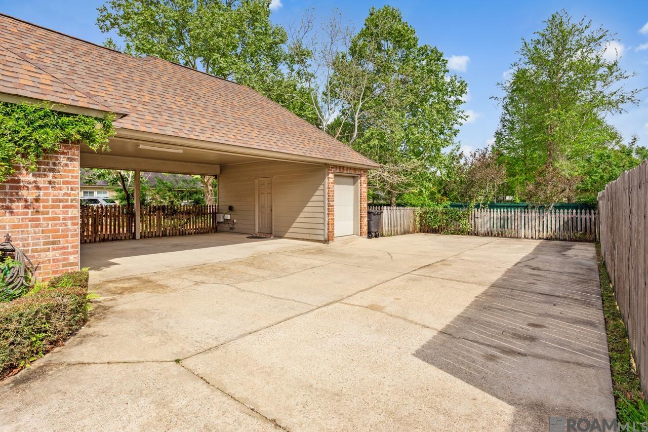 3838 Twelve Oaks Ave
