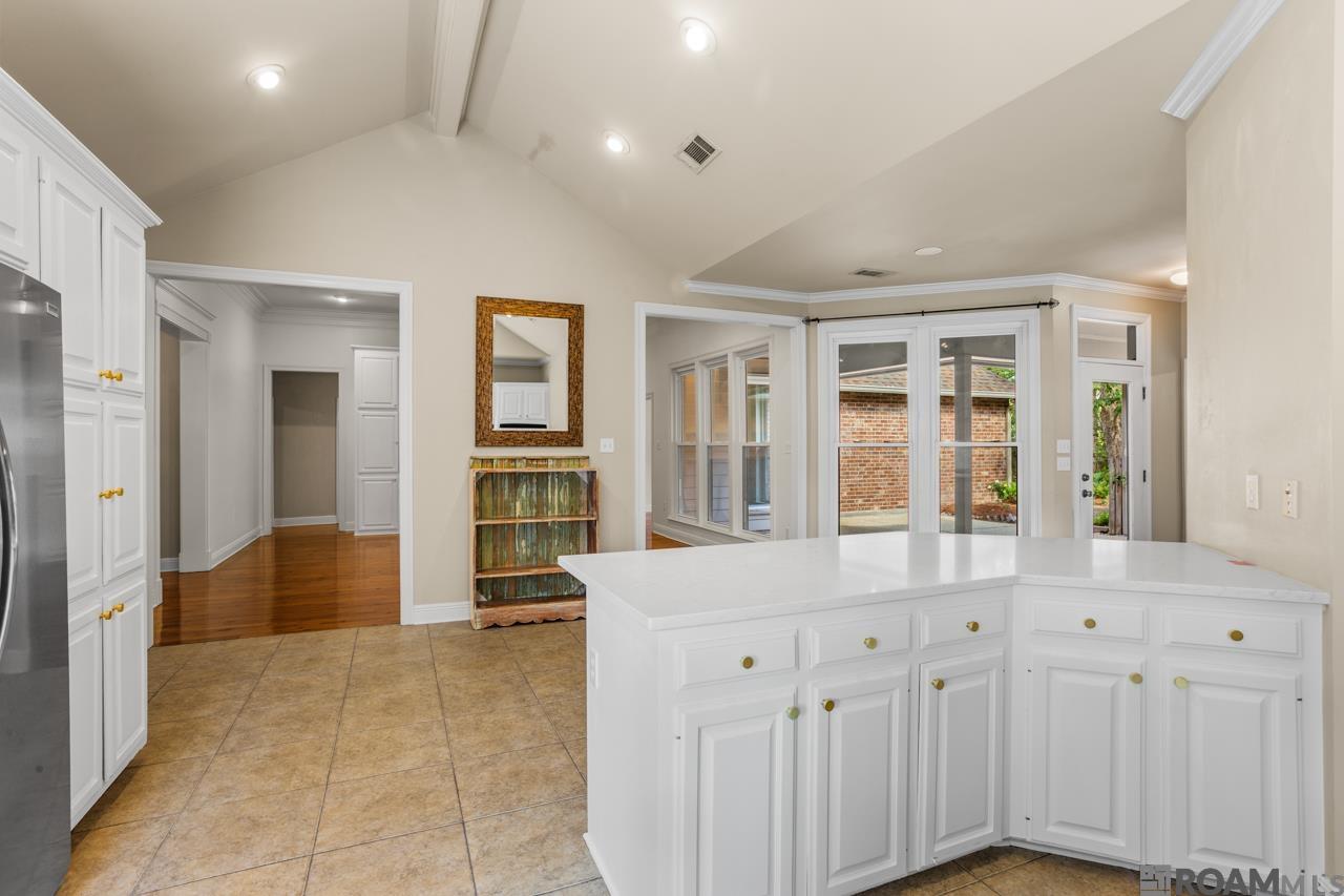 3838 Twelve Oaks Ave