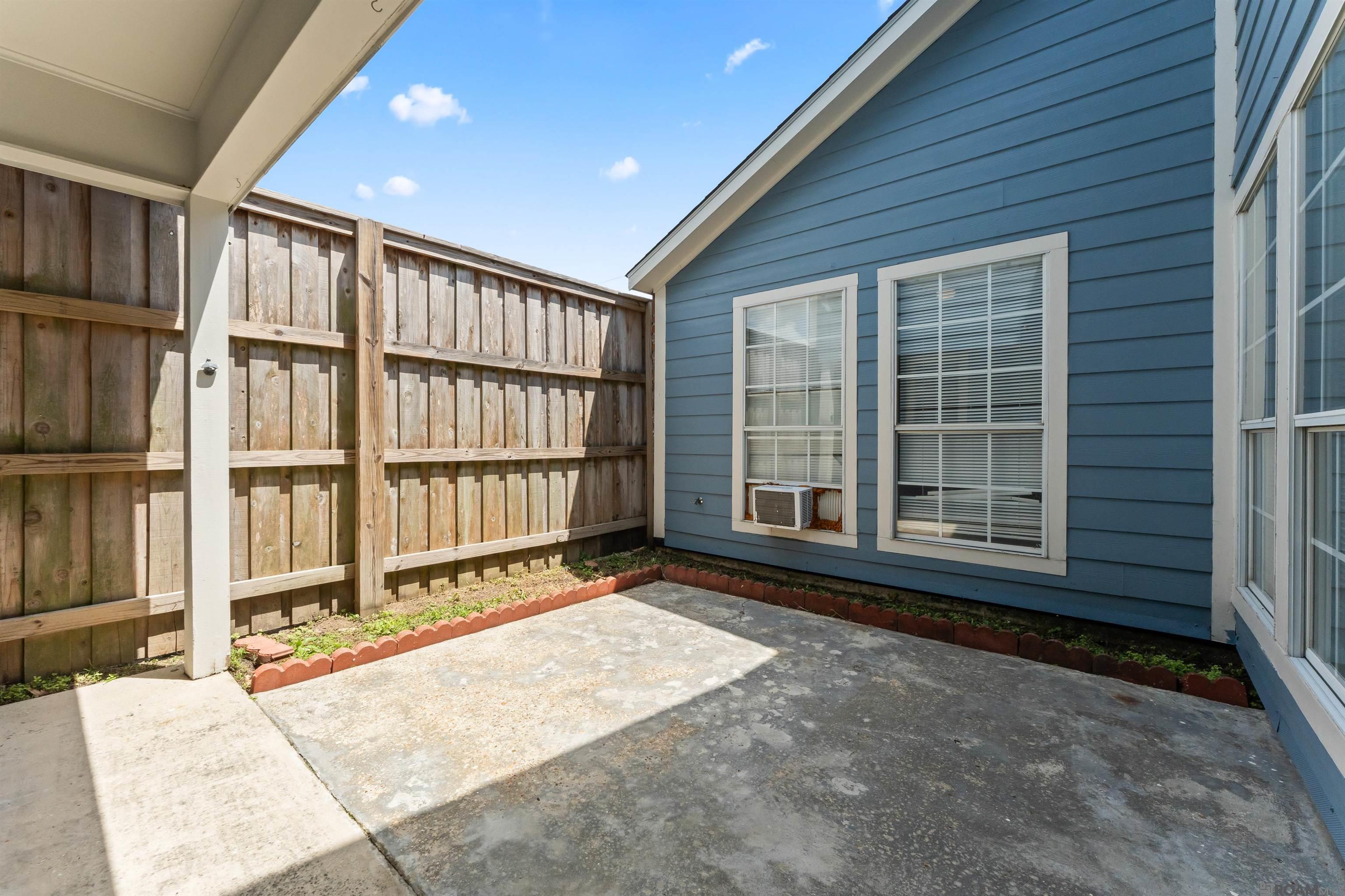 1885 Winter Ridge Ave