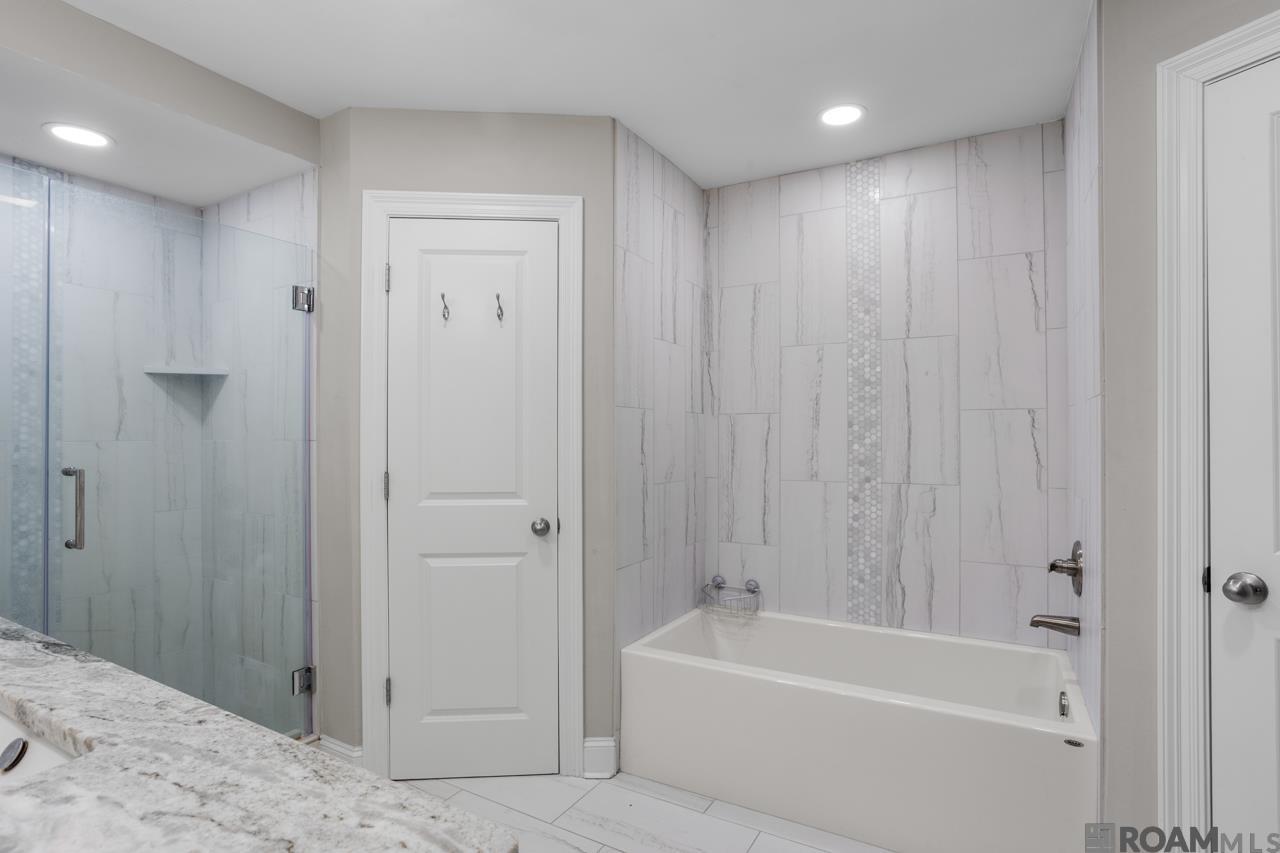 12847 Pleasant Ridge