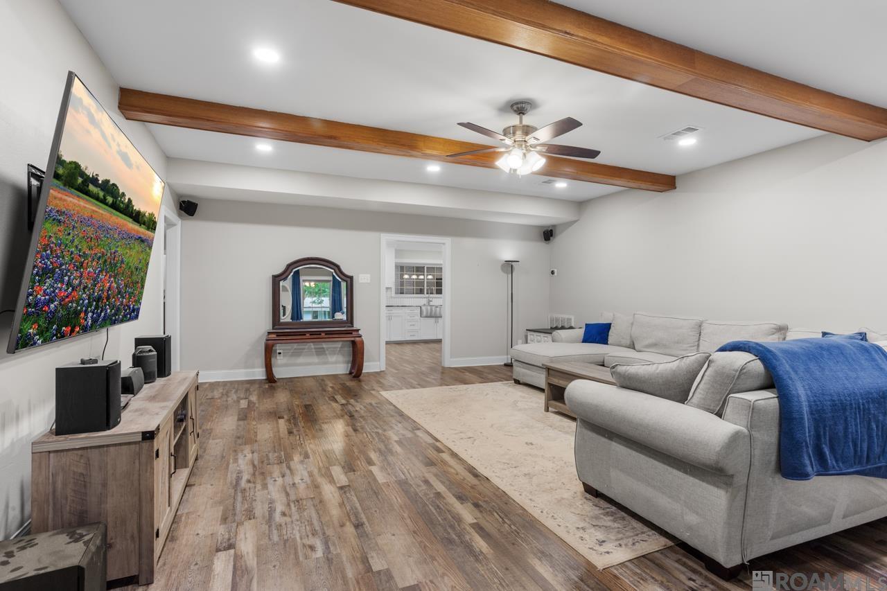 12847 Pleasant Ridge