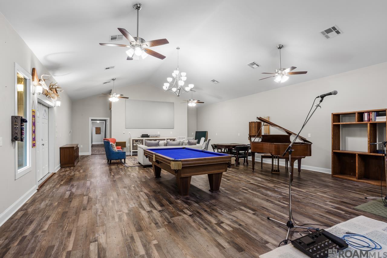12847 Pleasant Ridge