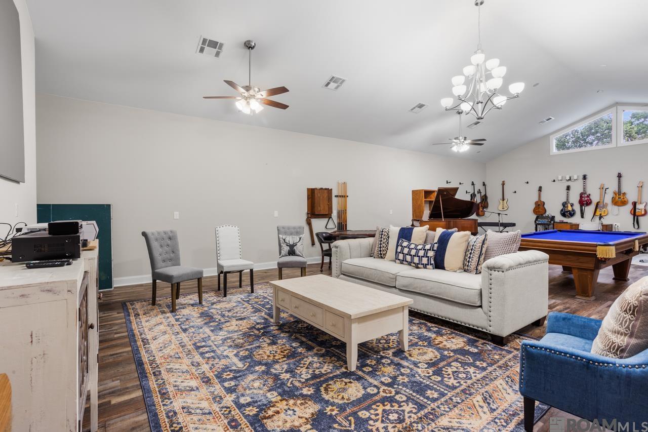 12847 Pleasant Ridge
