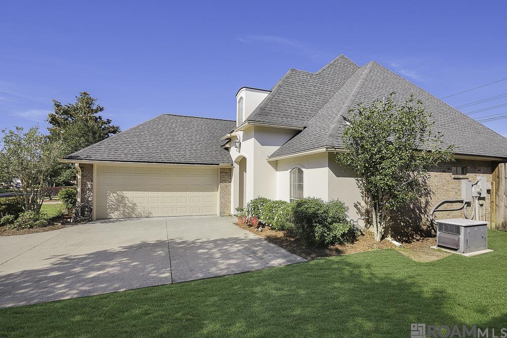 8622 Foxfield Dr