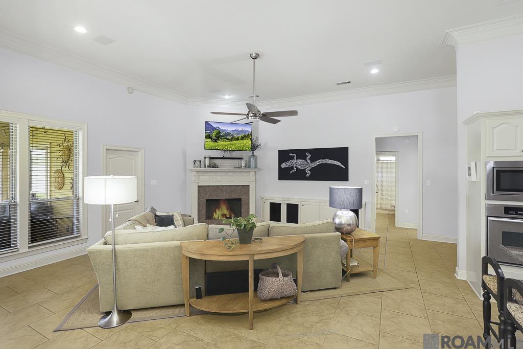 8622 Foxfield Dr