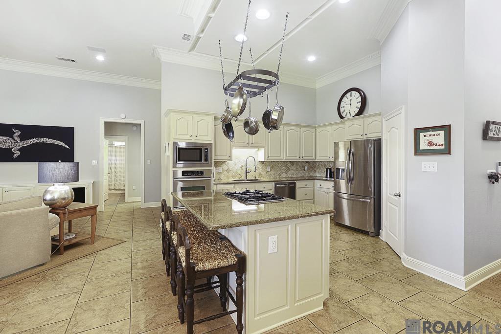8622 Foxfield Dr
