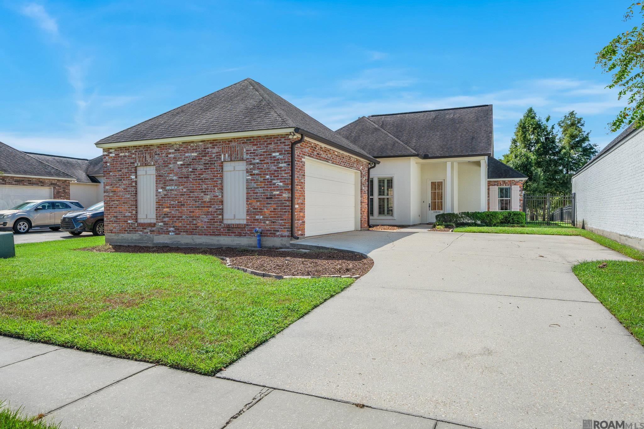 10960 Springtree Ave