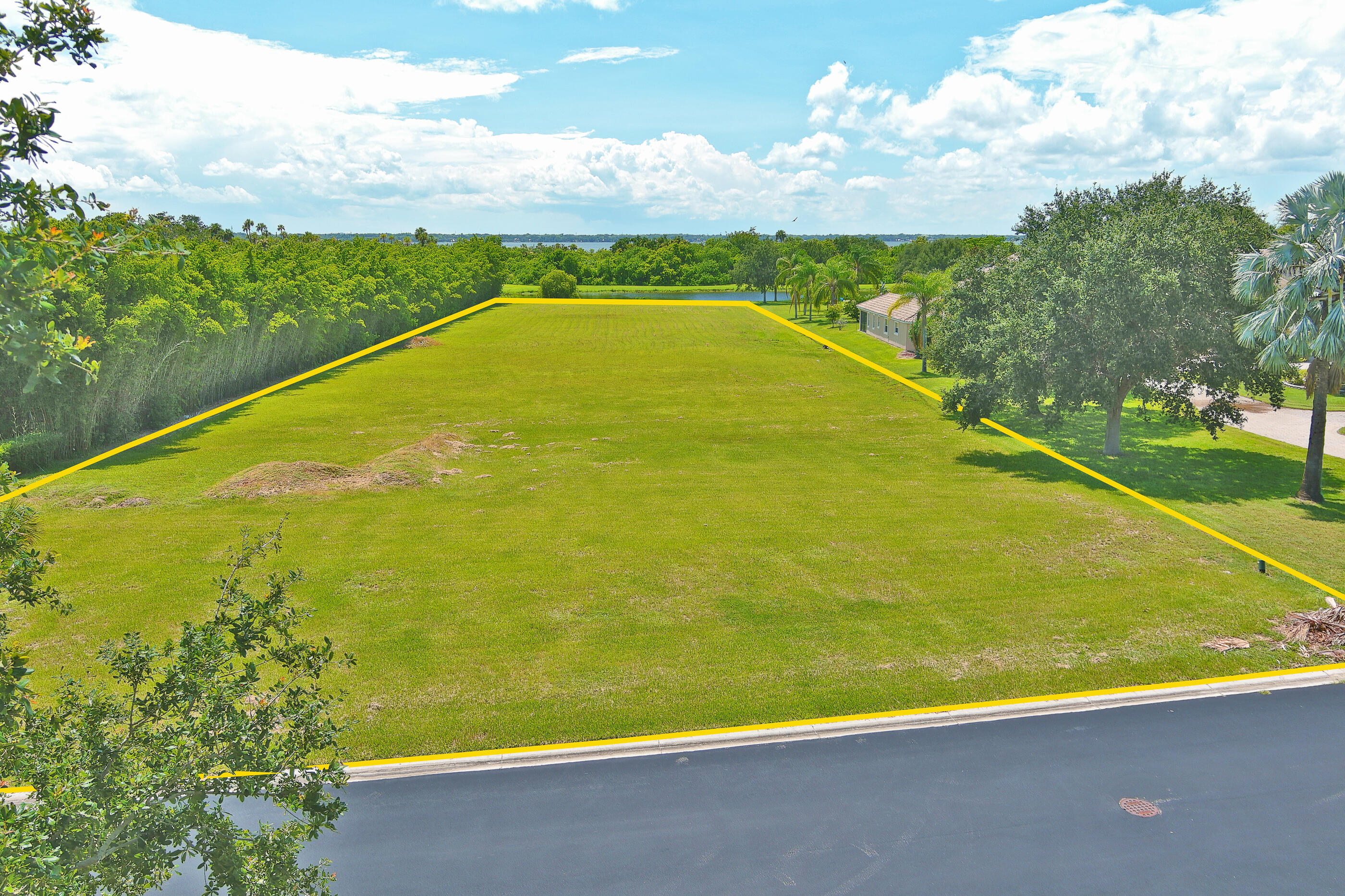 4042 Tradewinds Trail