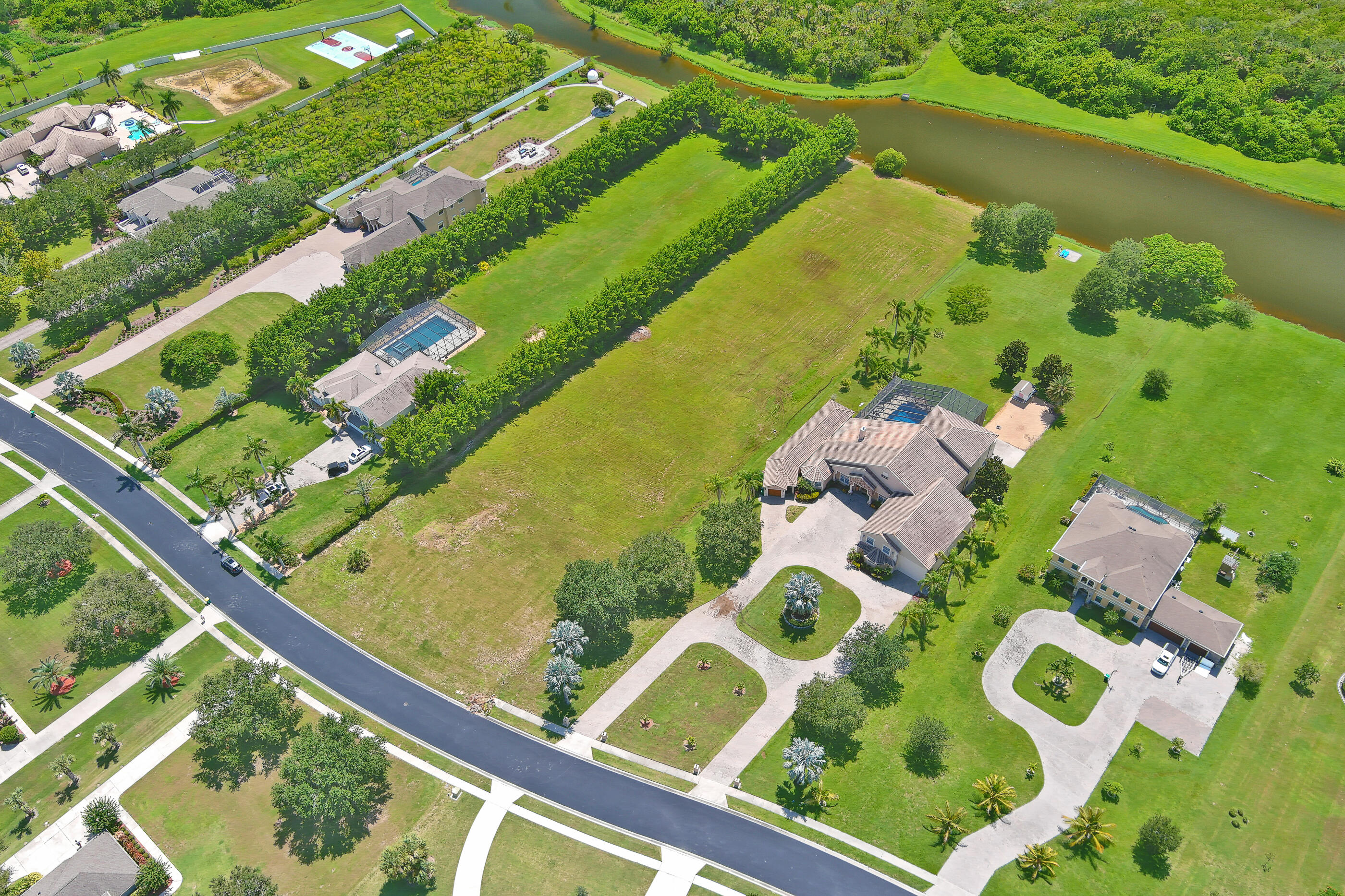 4042 Tradewinds Trail