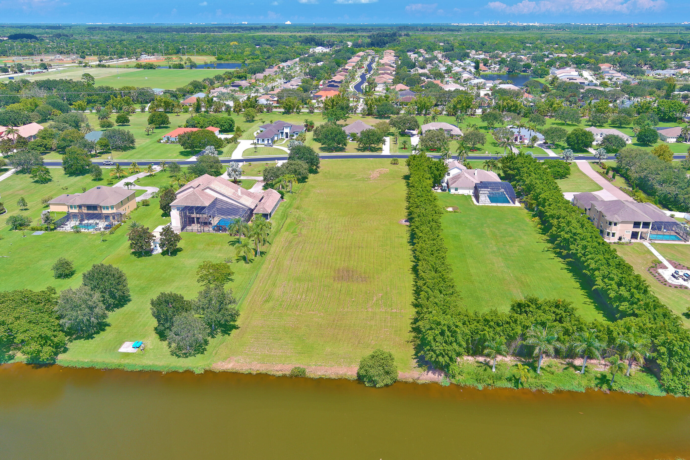 4042 Tradewinds Trail