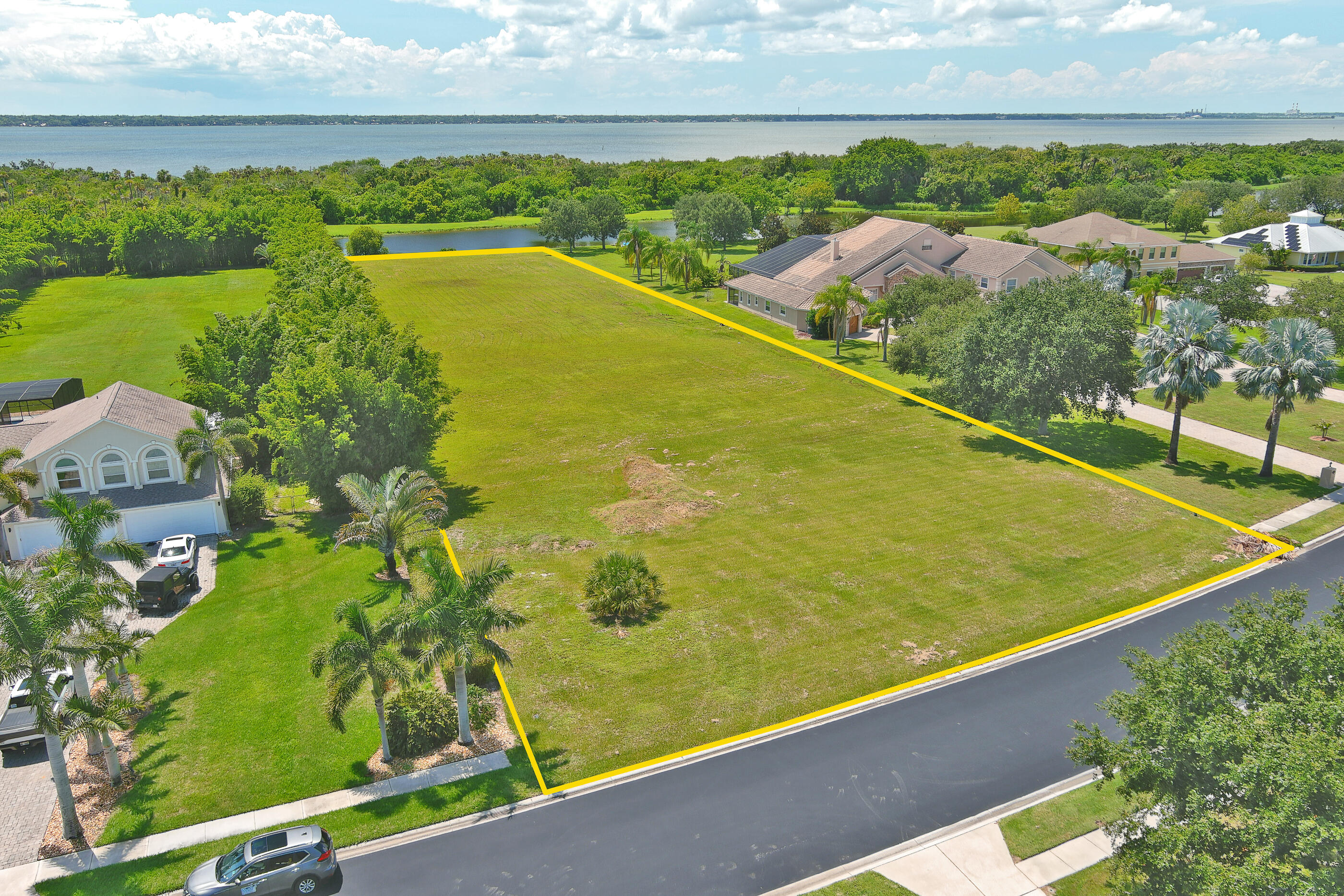4042 Tradewinds Trail