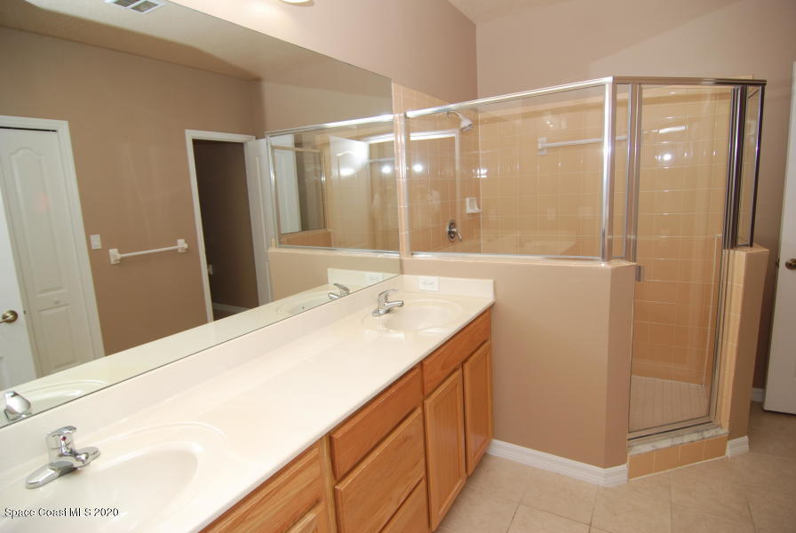 1030 Venetian Drive, 202