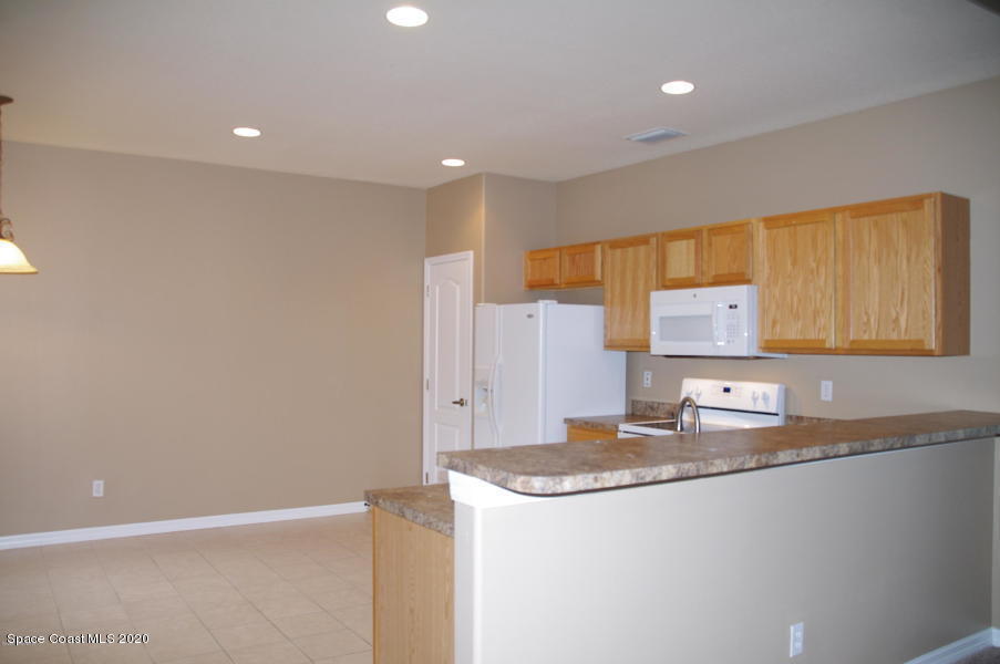 1030 Venetian Drive, 202
