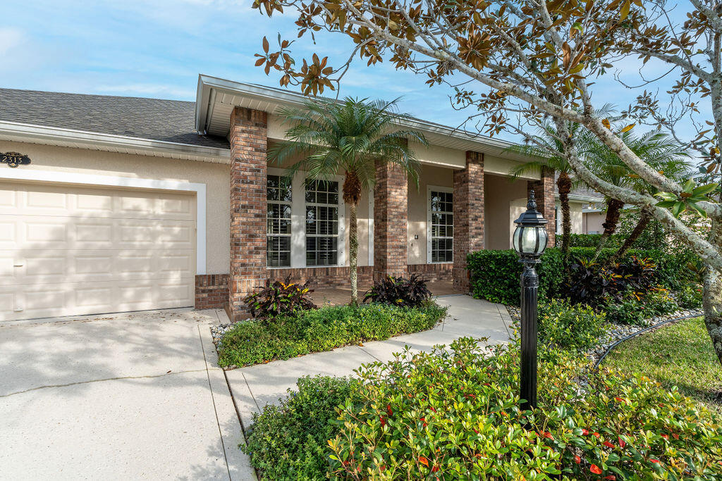 2313 Woodfield Circle