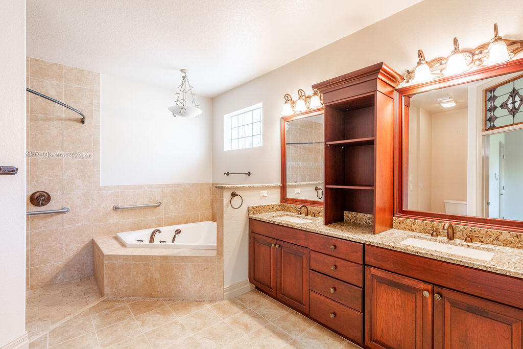 2313 Woodfield Circle
