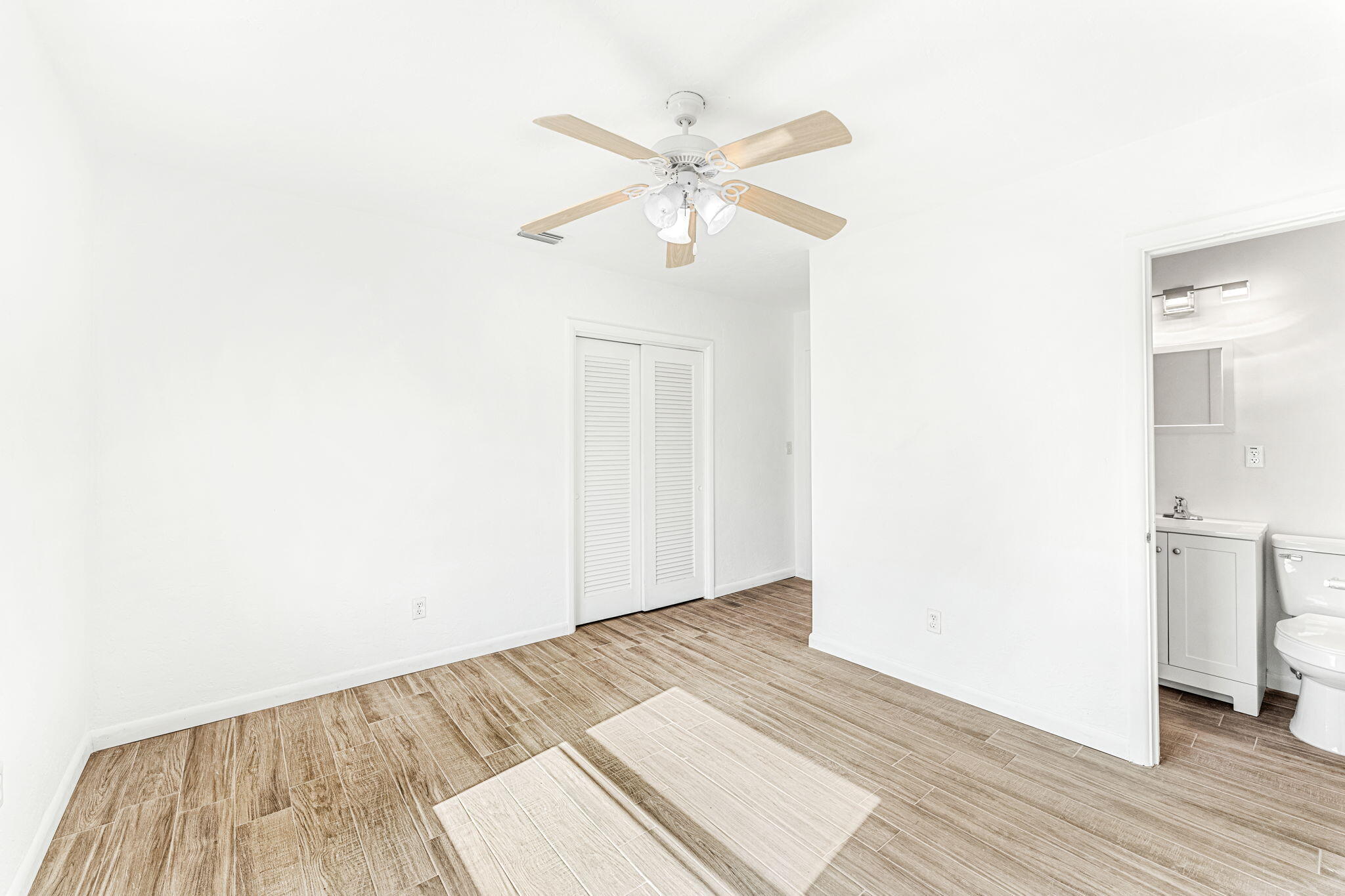 130 W Osceola Lane