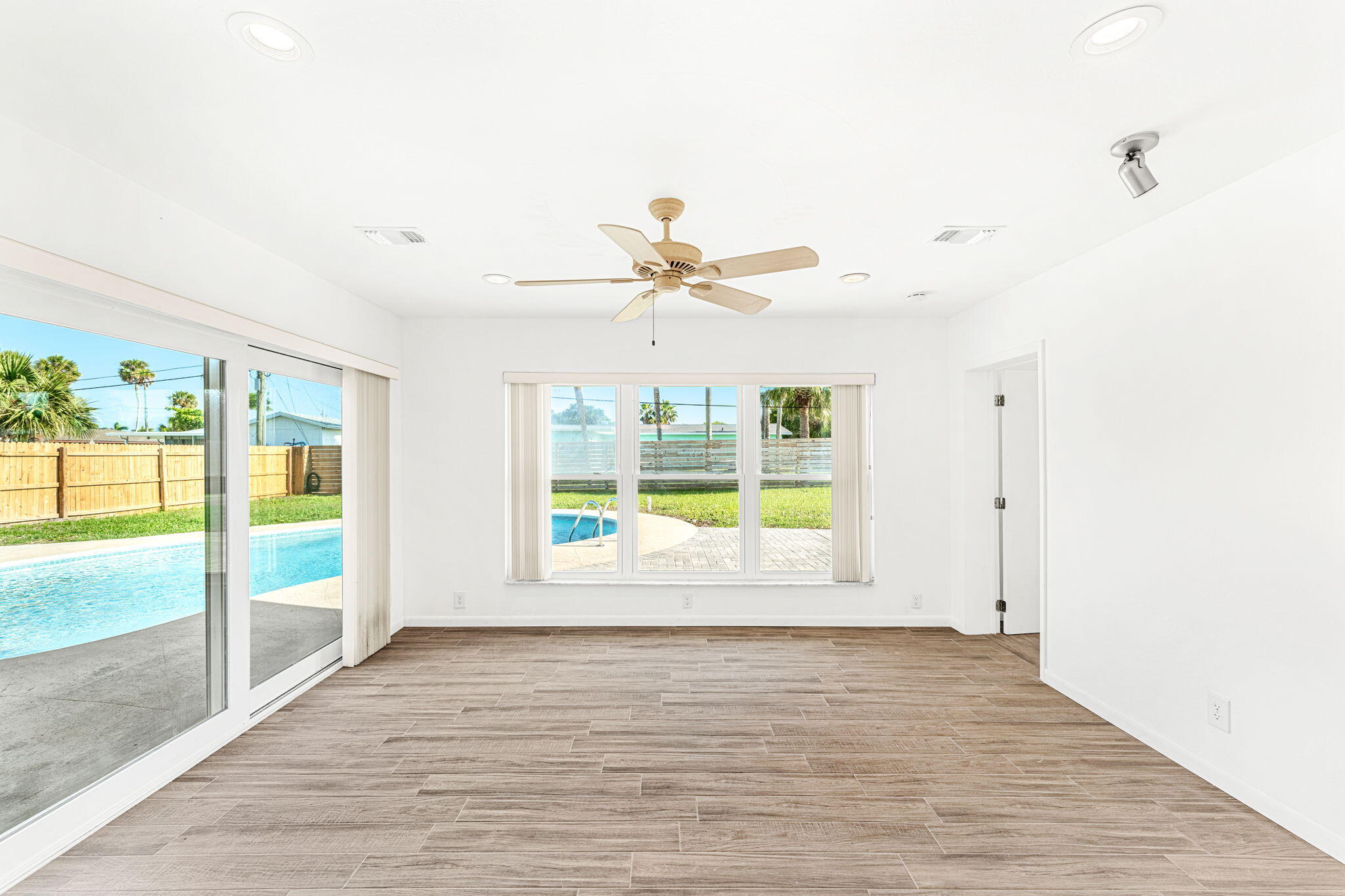 130 W Osceola Lane