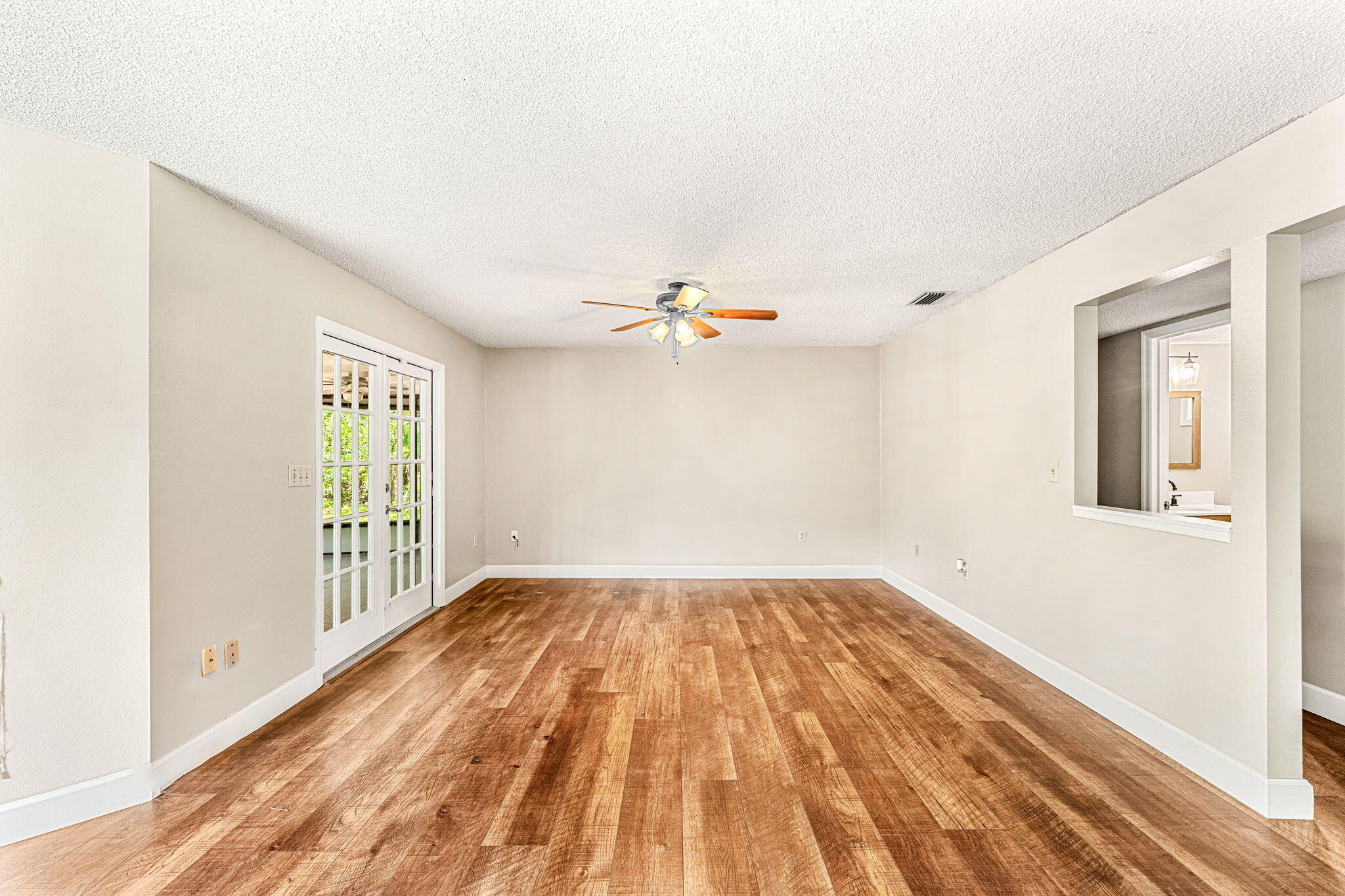4550 Deerwood Trail