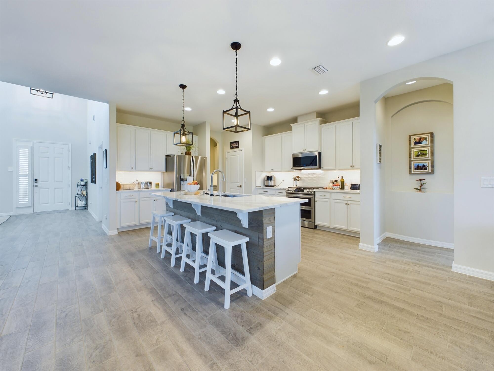8020 Lucent Court