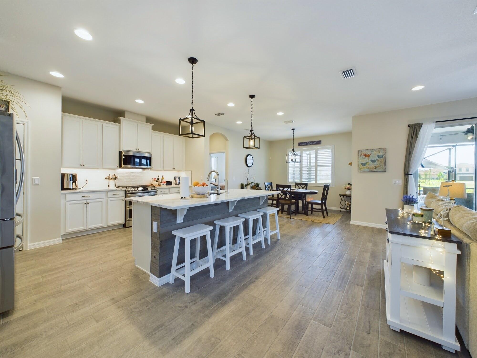 8020 Lucent Court