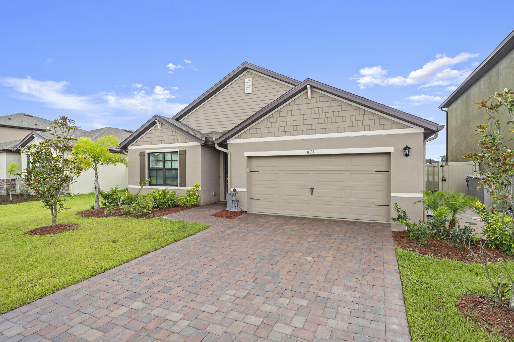 1874 Capital Drive SE