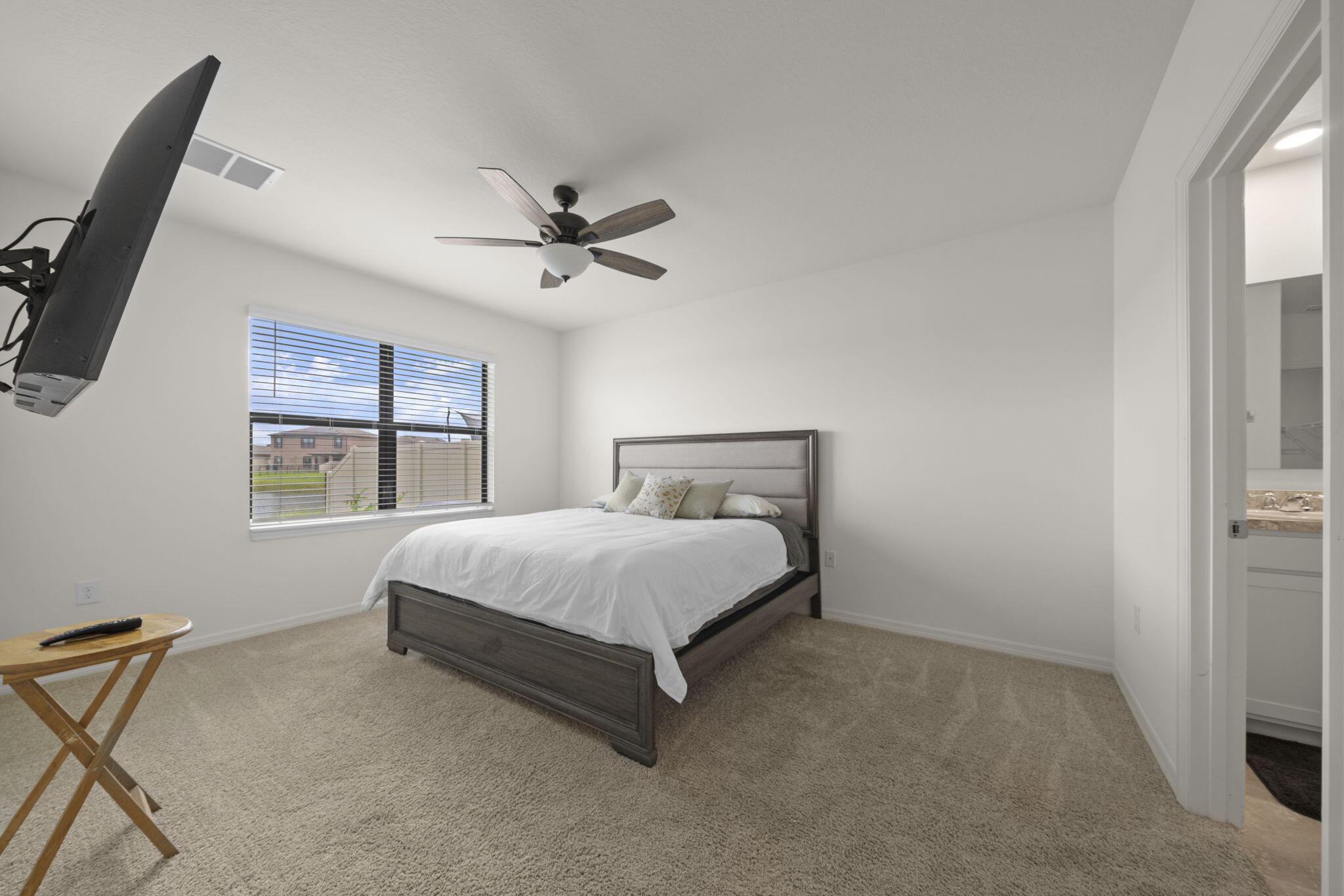 1874 Capital Drive SE