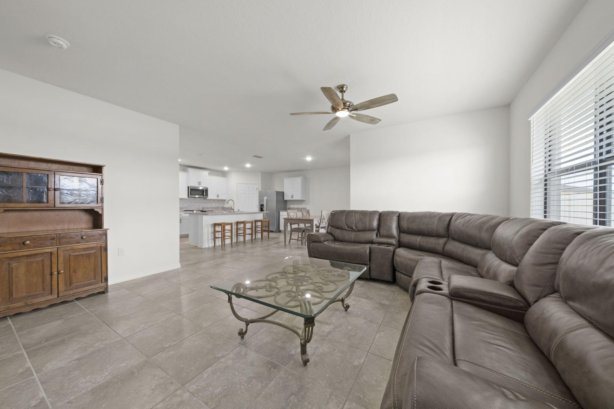 1874 Capital Drive SE