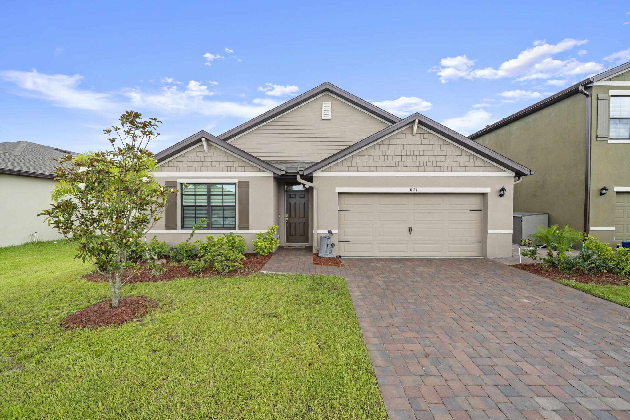 1874 Capital Drive SE