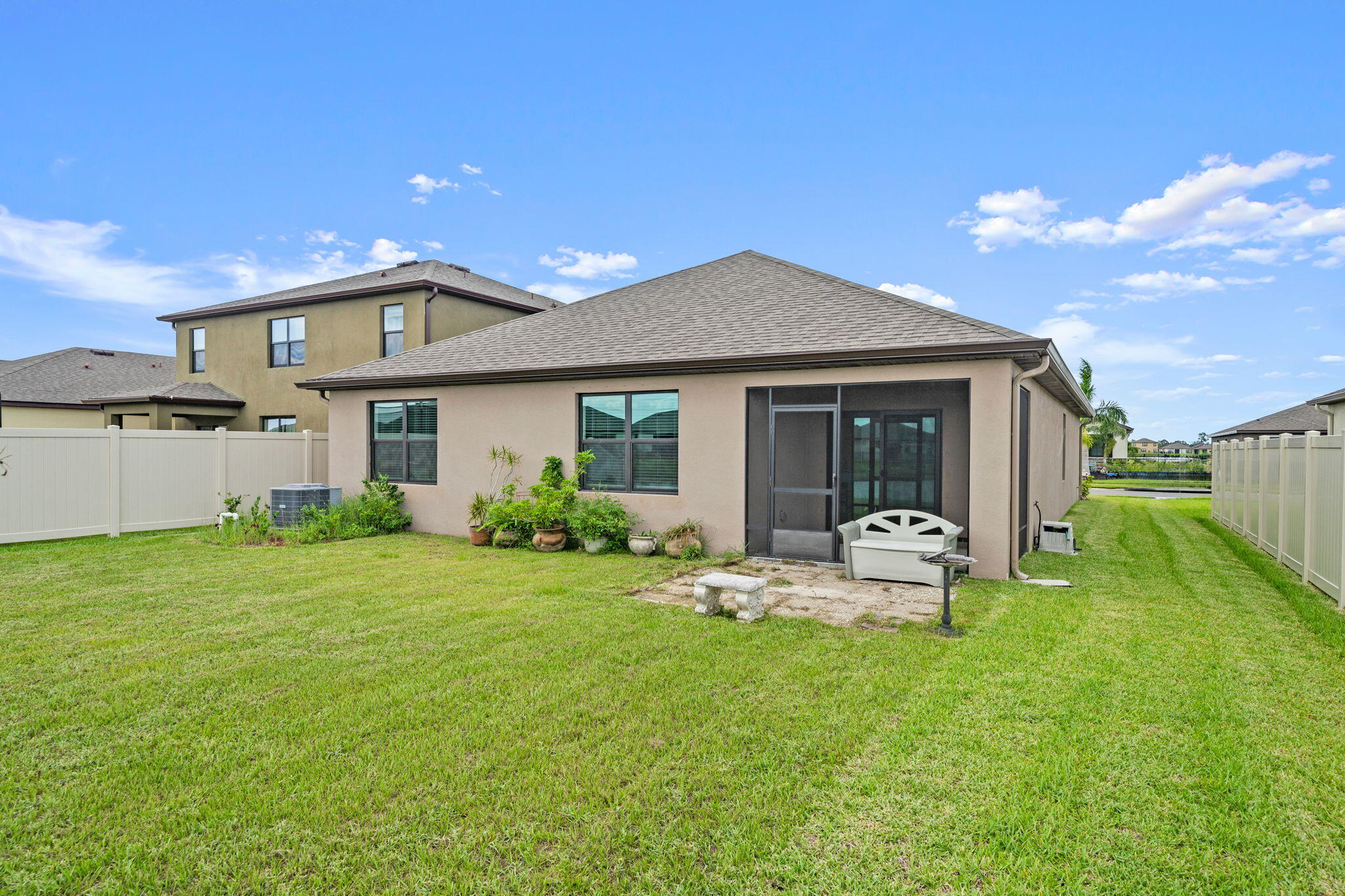 1874 Capital Drive SE