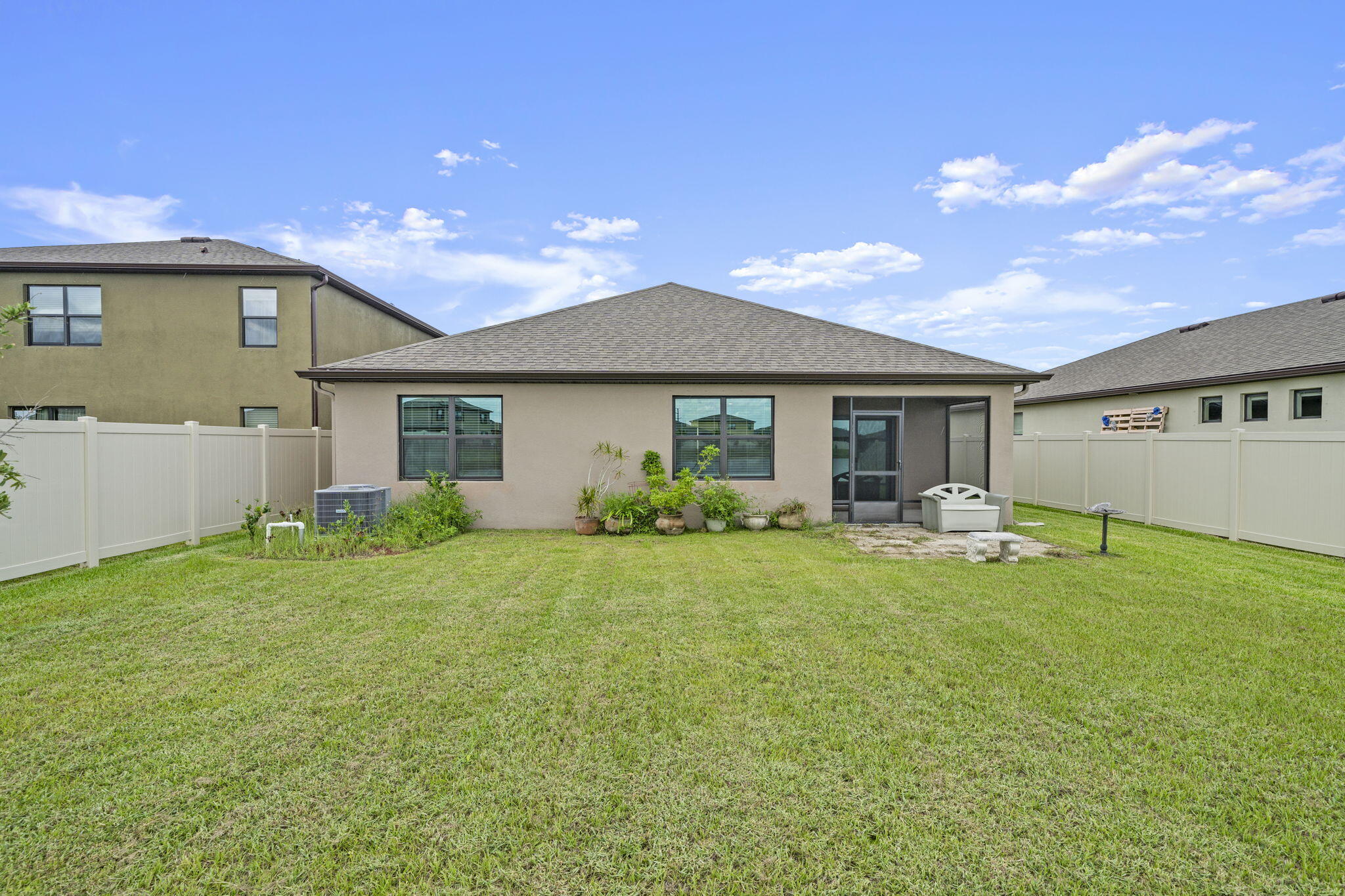 1874 Capital Drive SE