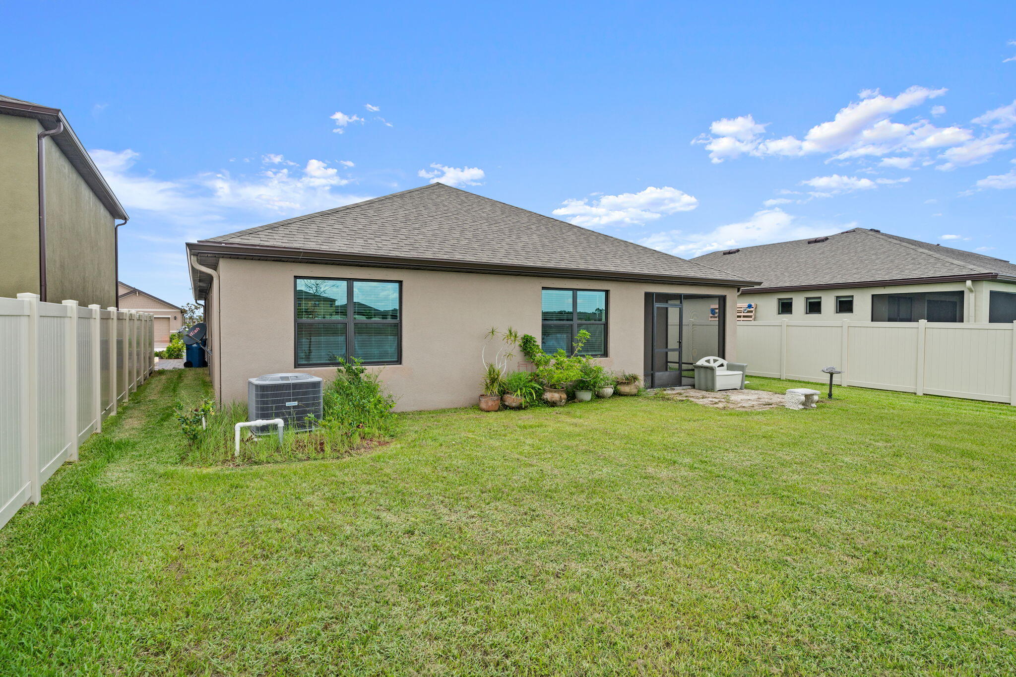 1874 Capital Drive SE