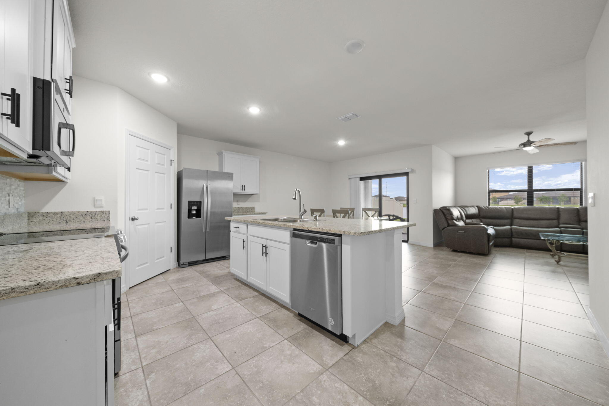 1874 Capital Drive SE