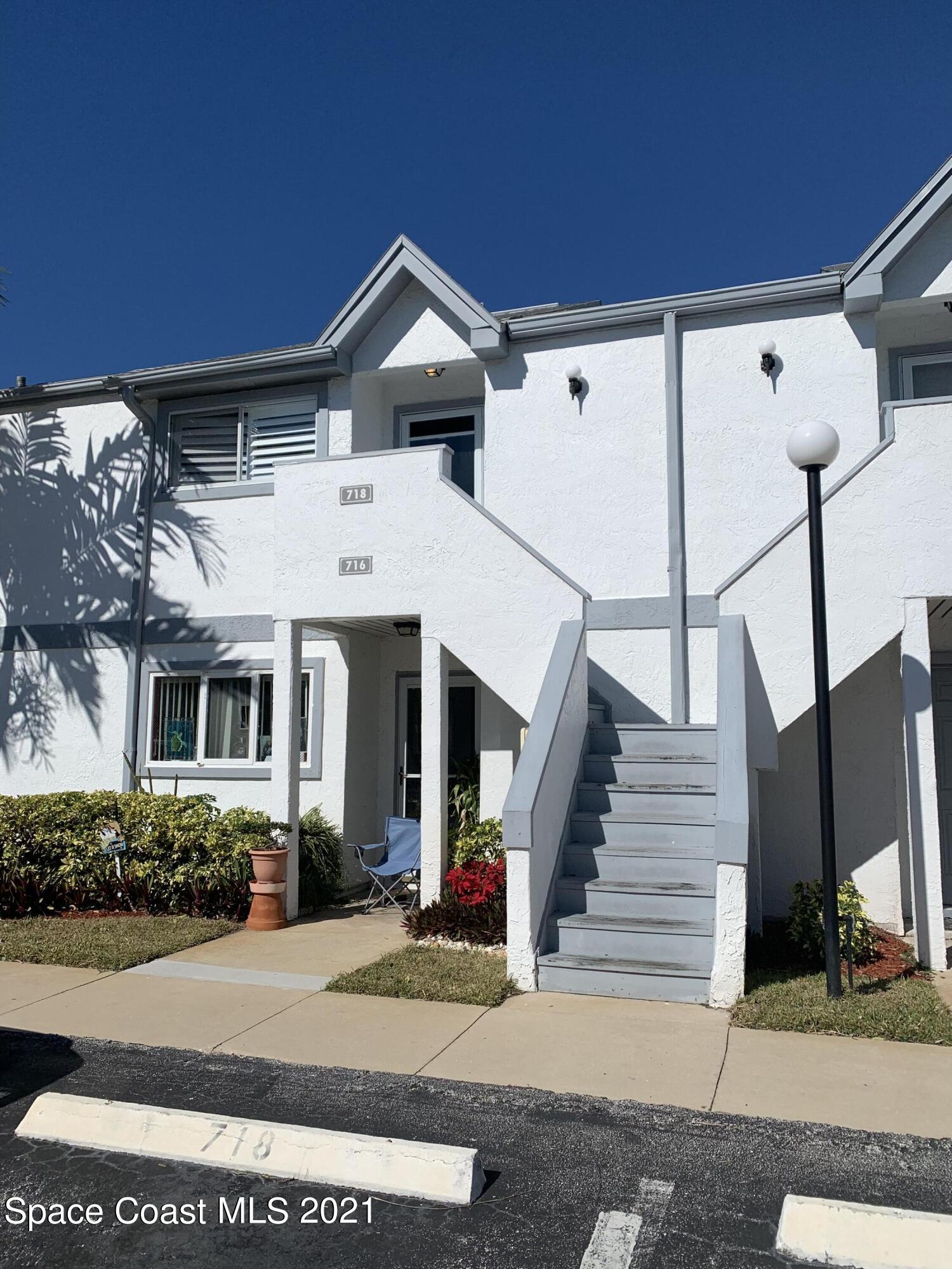 718 Beach Park Lane, 286