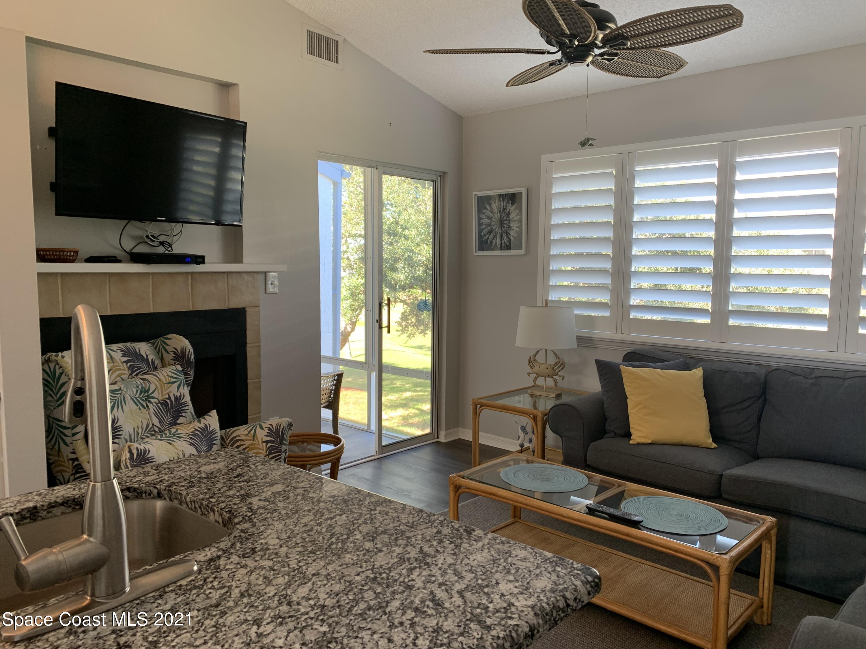 718 Beach Park Lane, 286