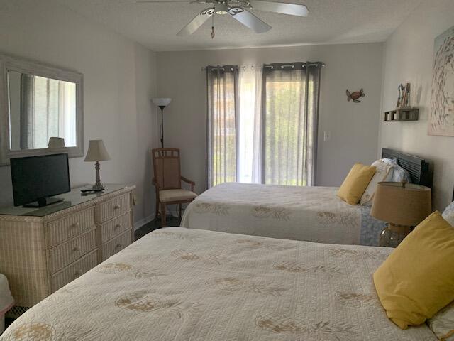 718 Beach Park Lane, 286