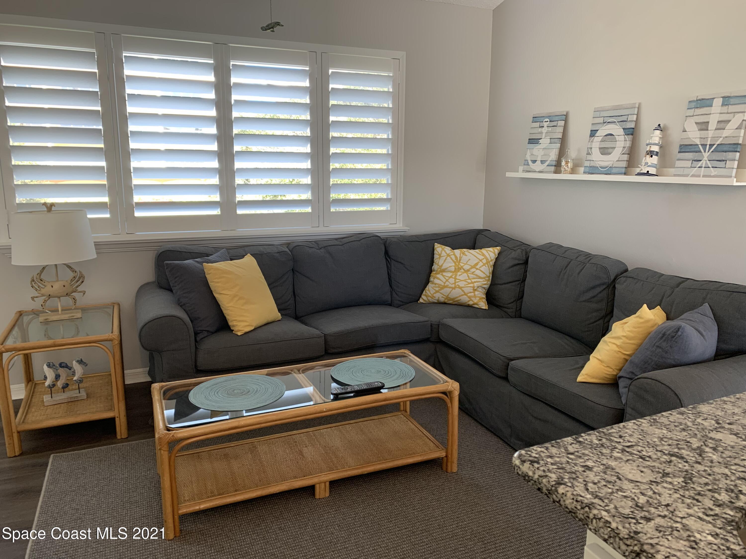 718 Beach Park Lane, 286