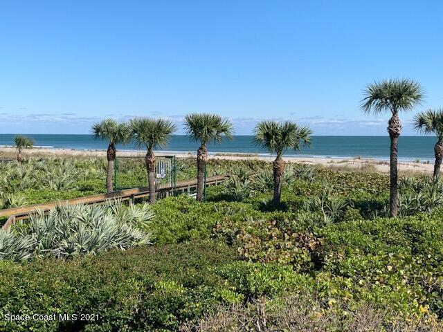 718 Beach Park Lane, 286