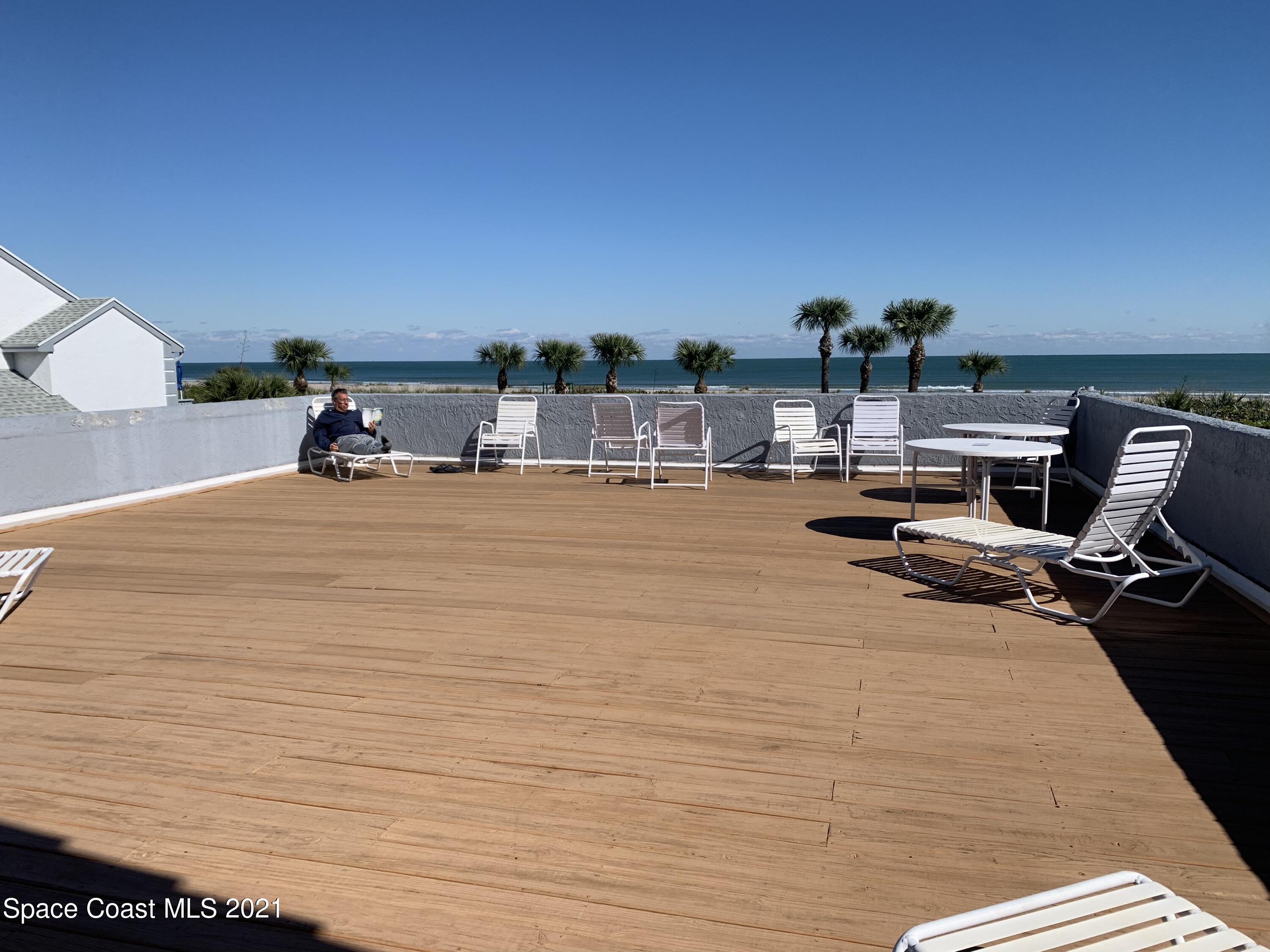 718 Beach Park Lane, 286