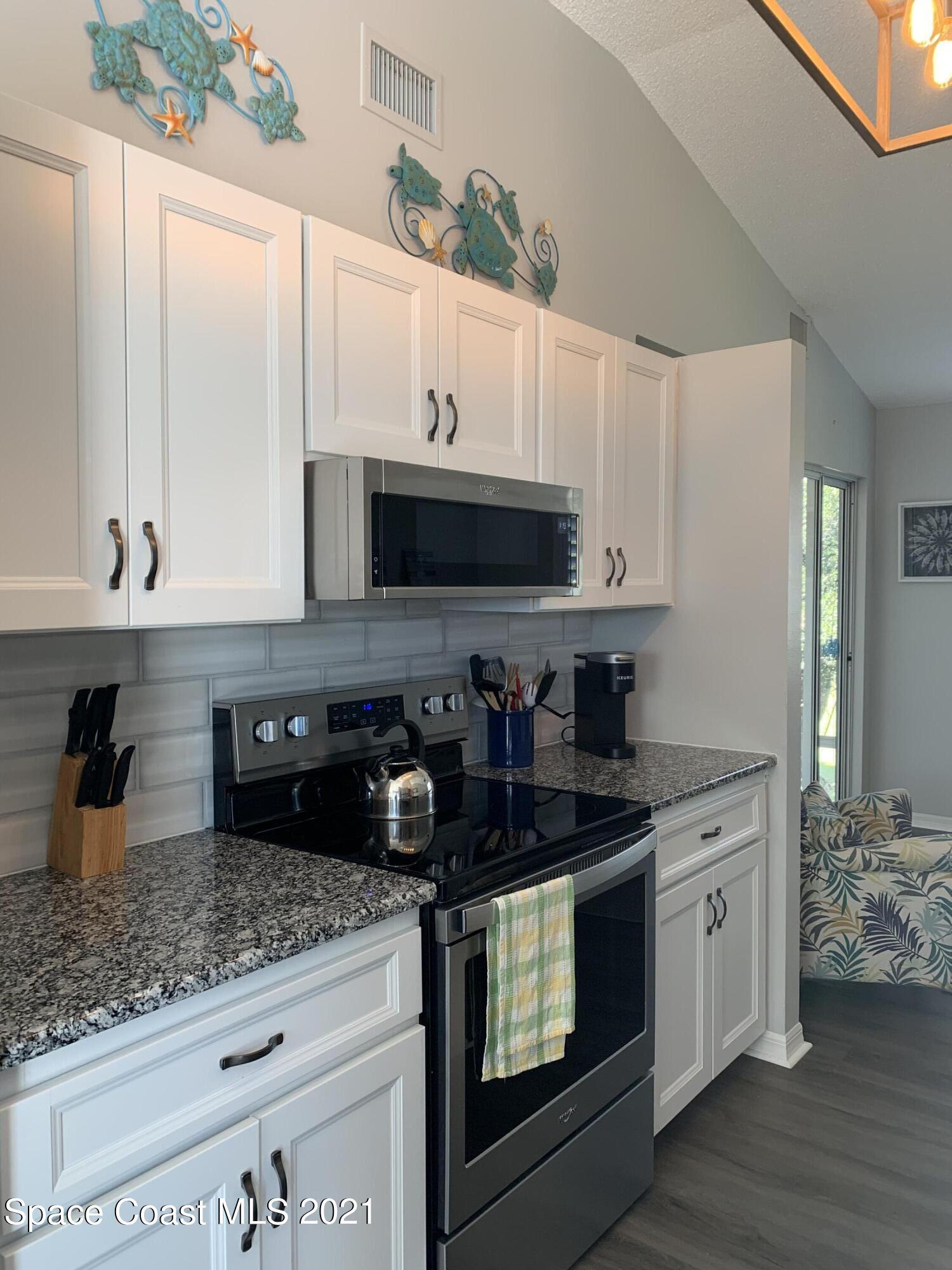 718 Beach Park Lane, 286