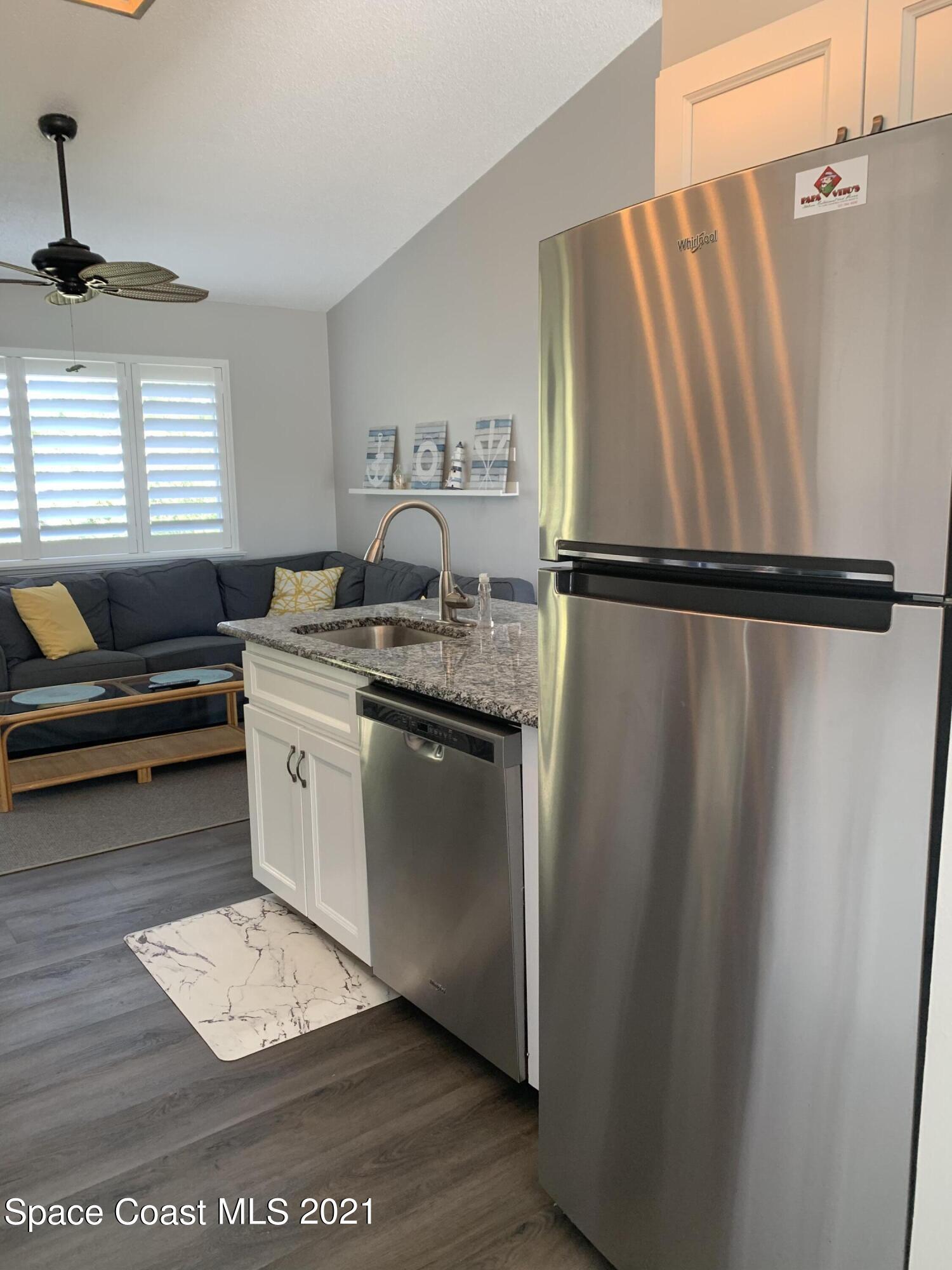 718 Beach Park Lane, 286