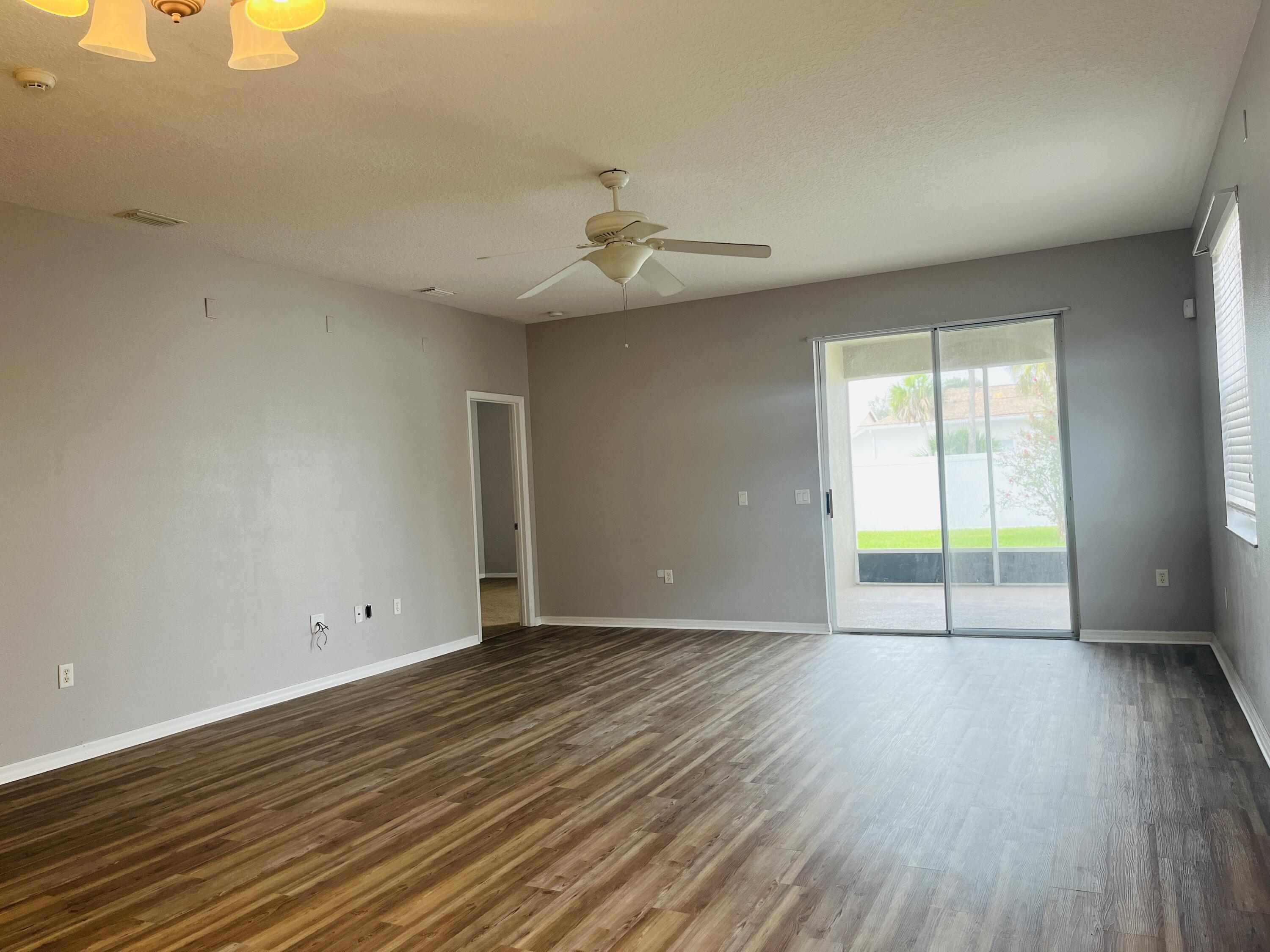 2190 Bridgeport Circle