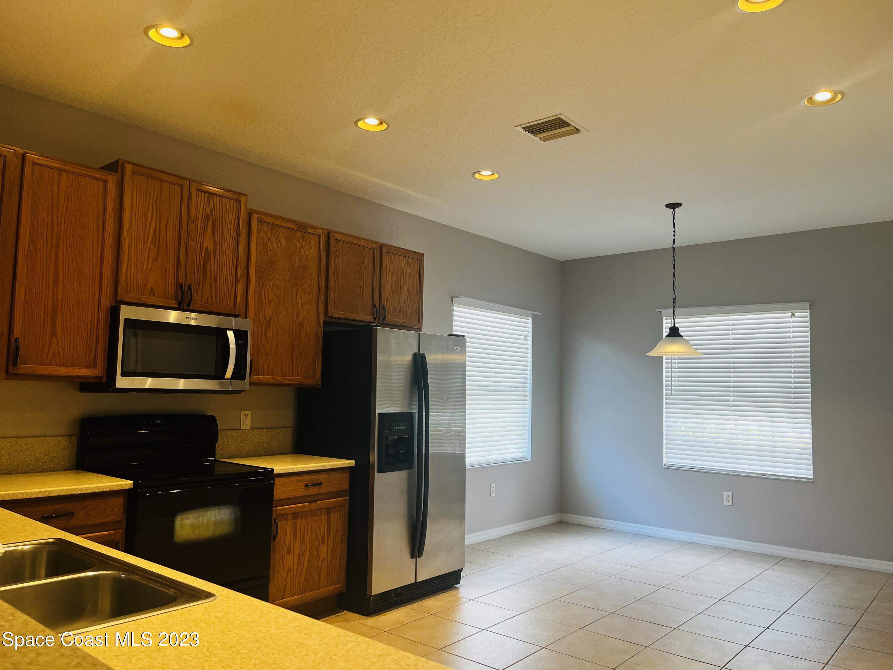 2190 Bridgeport Circle