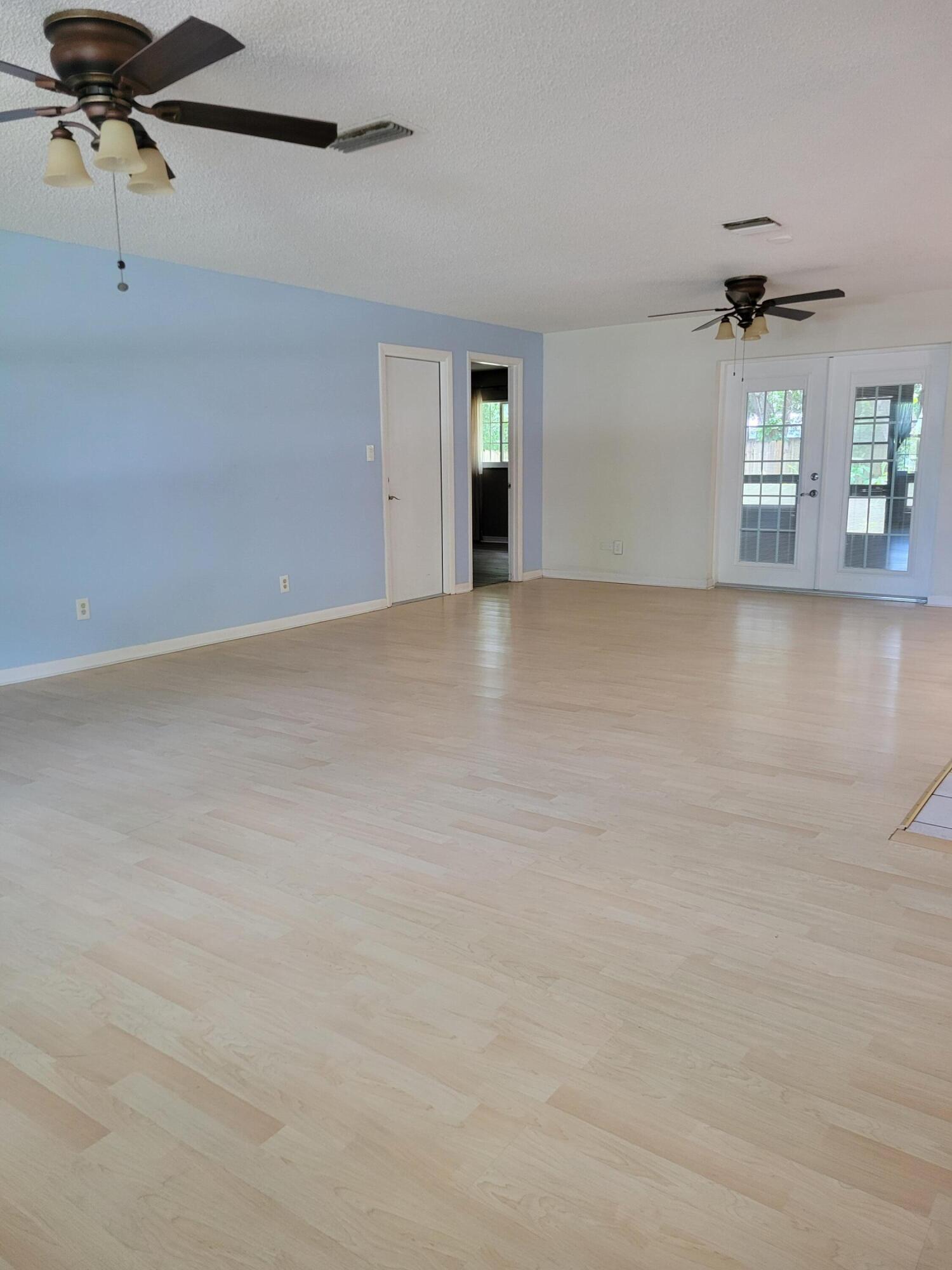 455 Oakwood Court