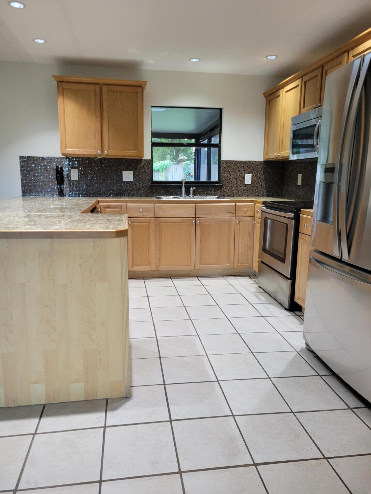 455 Oakwood Court