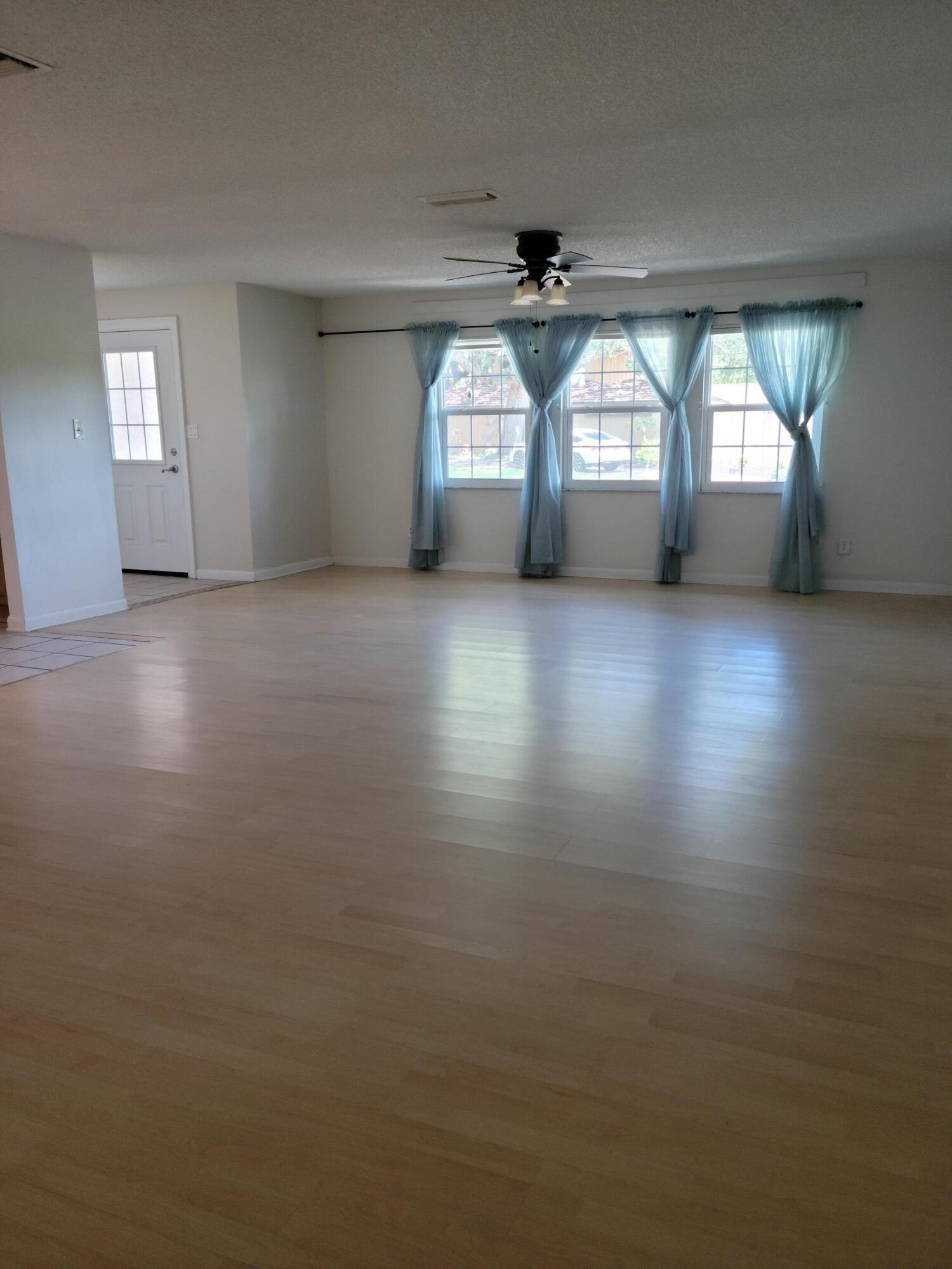455 Oakwood Court