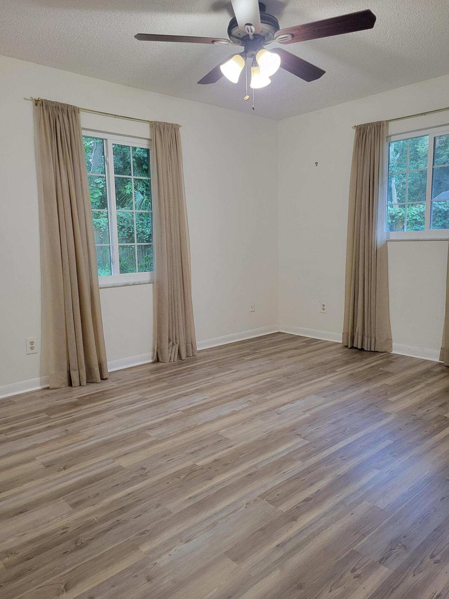 455 Oakwood Court