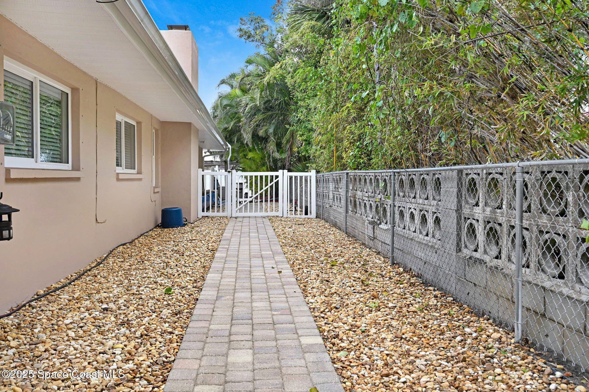 10 Granada Avenue