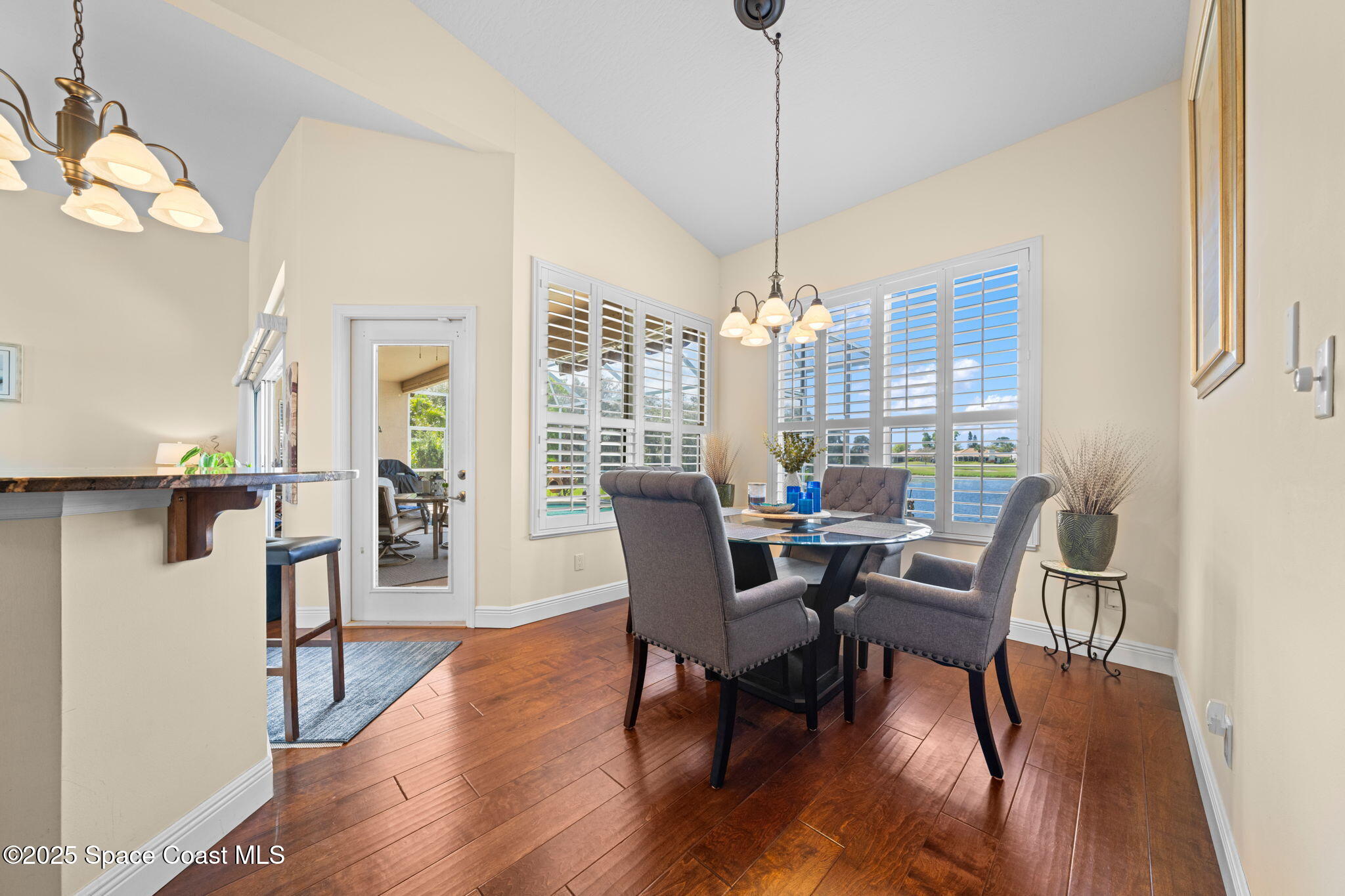 984 Victoria Place